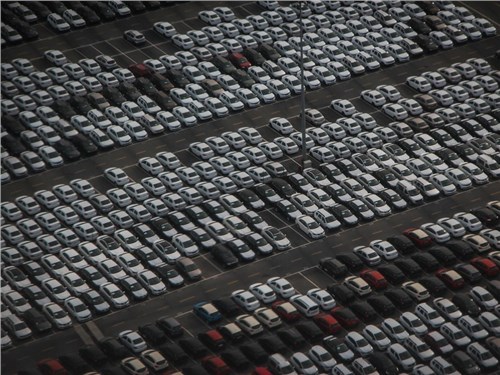 Первичный авторынок в России в прошлом месяце просел на 11 процентов