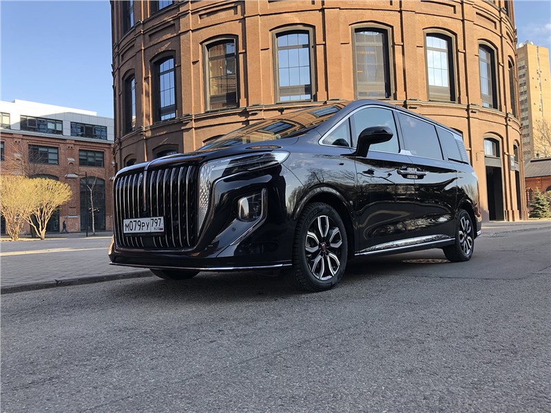 Hongqi HQ9 (2025) Бизнес-шаттл с премиальным акцентом