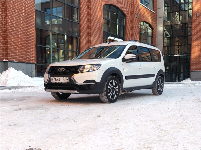 Lada Largus Cross (2021) Вместительный универсал с высоким клиренсом