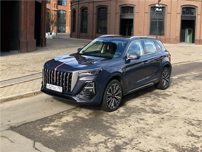 Hongqi HS5 (2025) Мощнее двигатель, комфортнее подвеска, удобнее управление