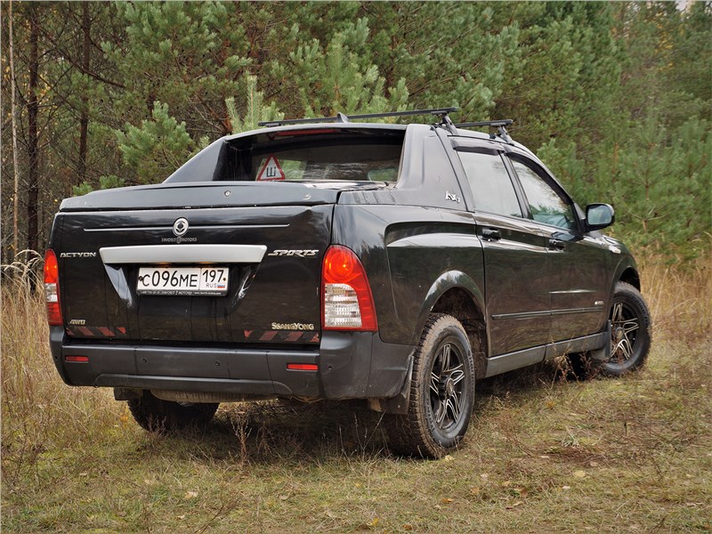 SsangYong Actyon Sports (2006) вид сзади