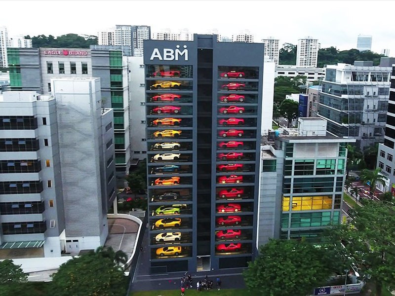 В Сингапуре открыли «автомат» по продаже суперкаров
