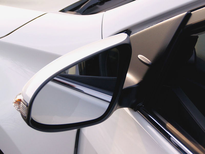 Toyota Corolla 2013 боковое зеркало с поворотником