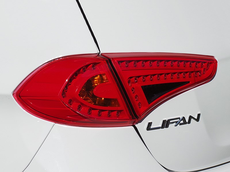Lifan X50 2015 задний фонарь