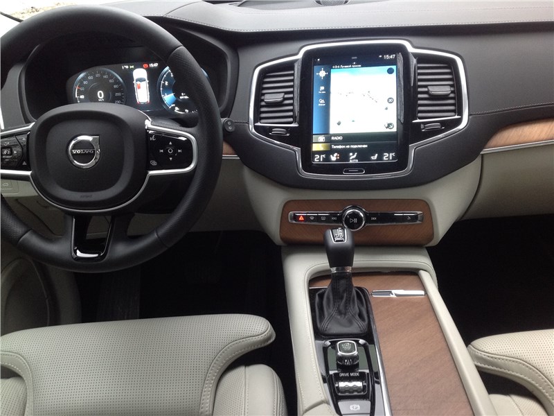 Volvo XC90 2015 салон