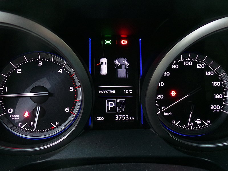 Toyota Land Cruiser Prado 2014 приборная панель