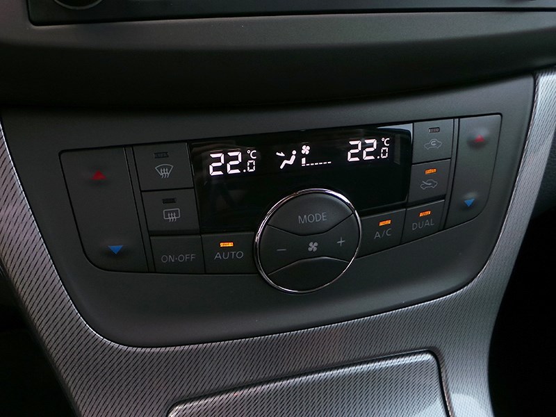 Nissan Sentra 2013 климат-контроль