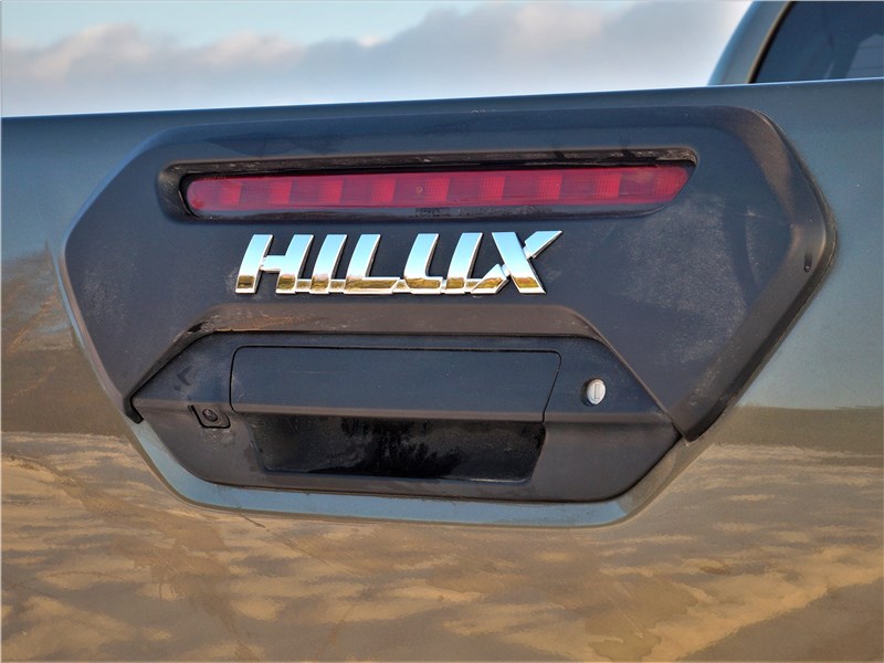 Toyota Hilux (2021) накладка