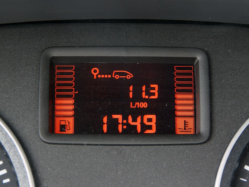 Nissan Almera 2013 панель приборов