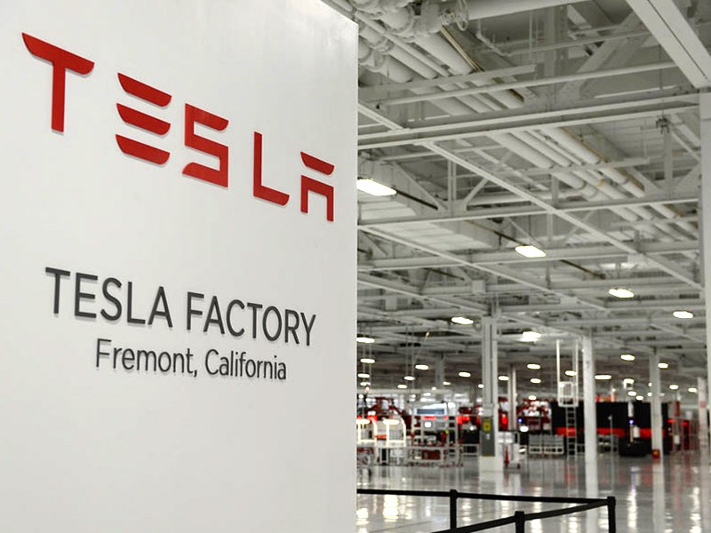 Tesla побила рекорд по выручке и убыткам