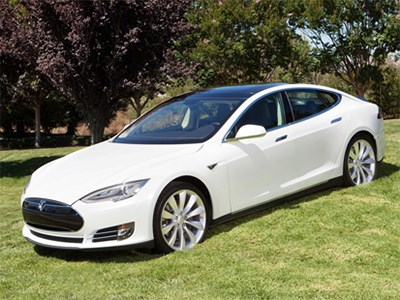 Удлиненная версия Tesla Model S появится на рынке до конца этого года