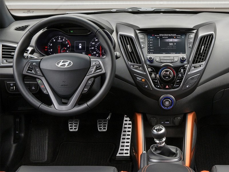 Hyundai Veloster 2016 водительское место