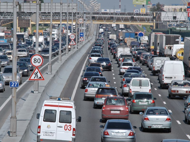 На московских дорогах стало на 350 тысяч автомобилей меньше