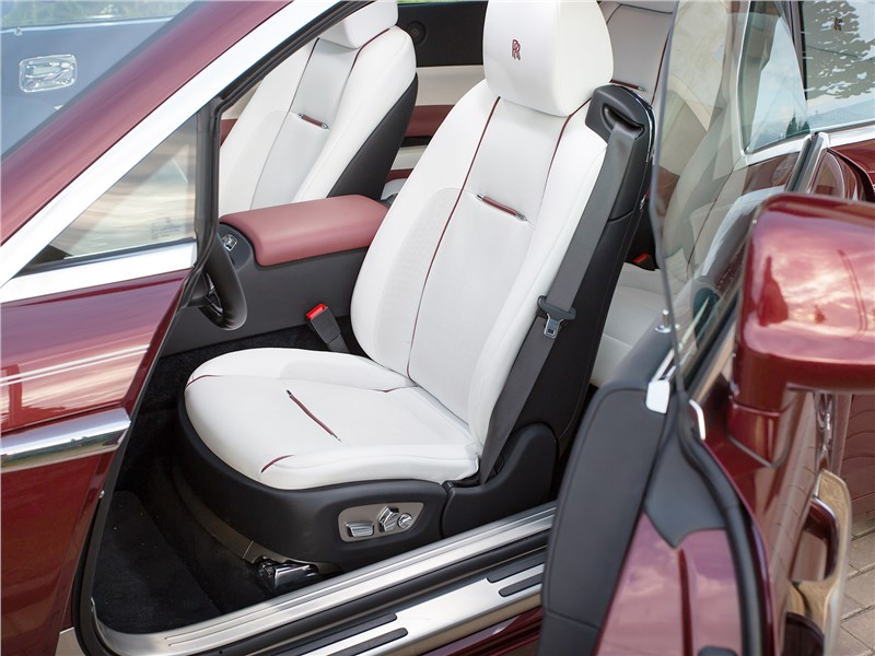 Rolls-Royce Wraith 2013 передние кресла