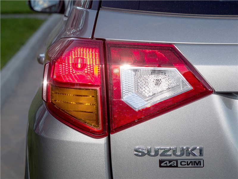 Suzuki Vitara S 2016 задний фонарь