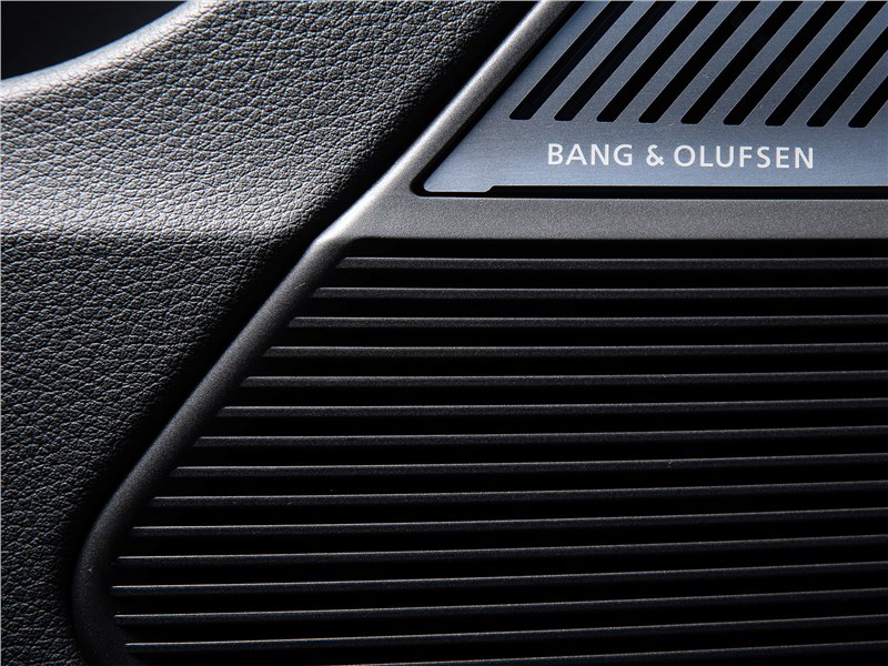 Audi Q8 2019 динамик аудиосистемы