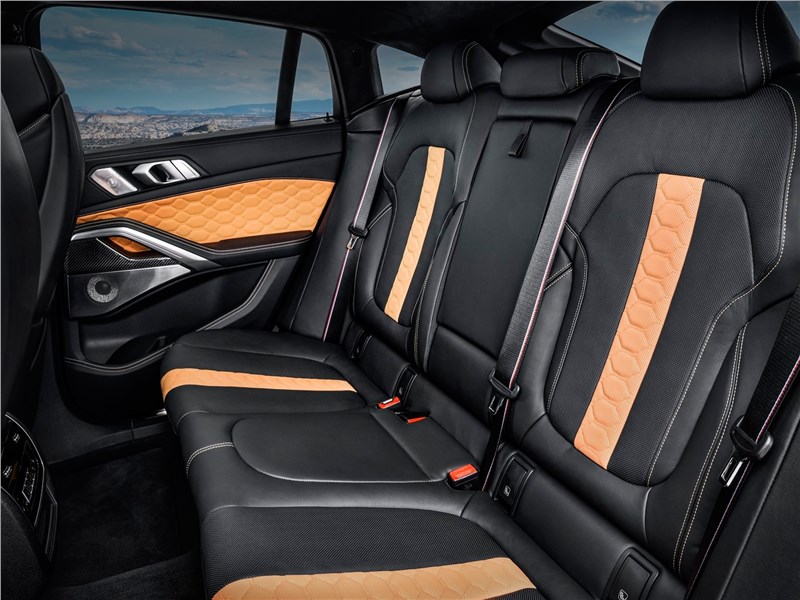 BMW X6 M 2020 задний диван