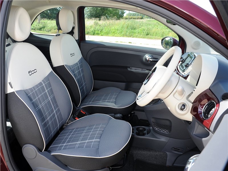 Fiat 500 2016 передние кресла