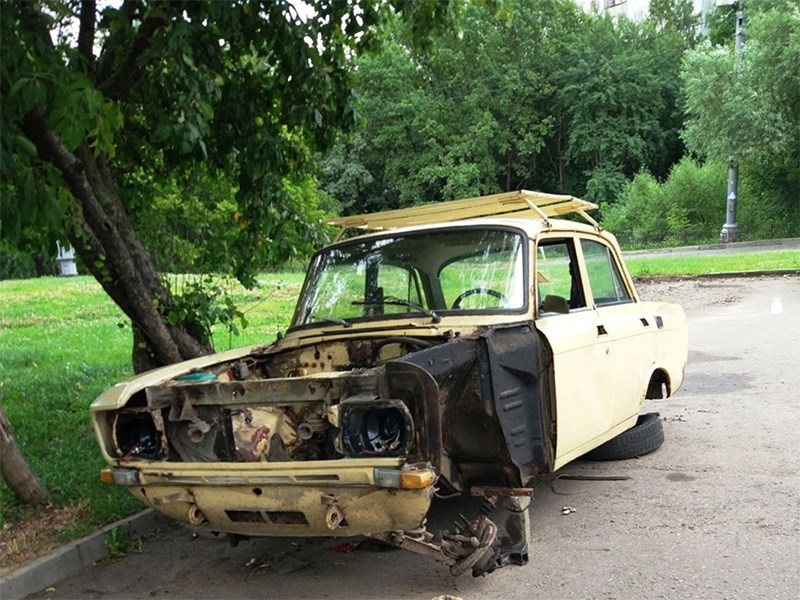 В России введут штраф за брошенные разукомплектованные автомобили