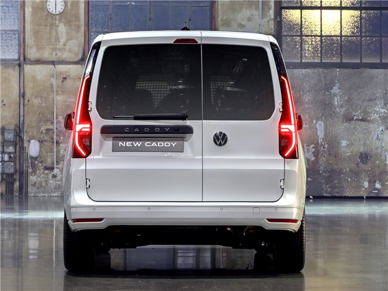 Volkswagen Caddy (2021) вид сзади