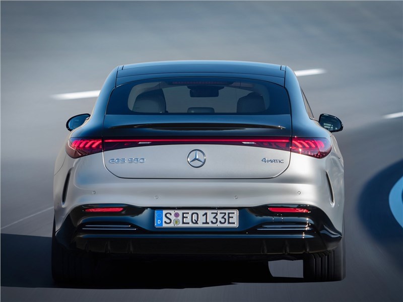 Mercedes-Benz EQS (2022) вид сзади