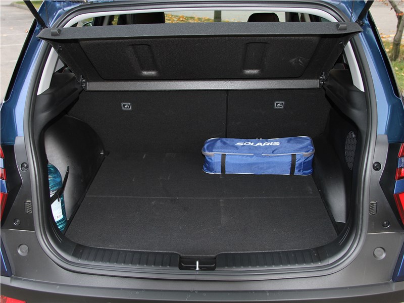 Solaris HC (2022) багажное отделение