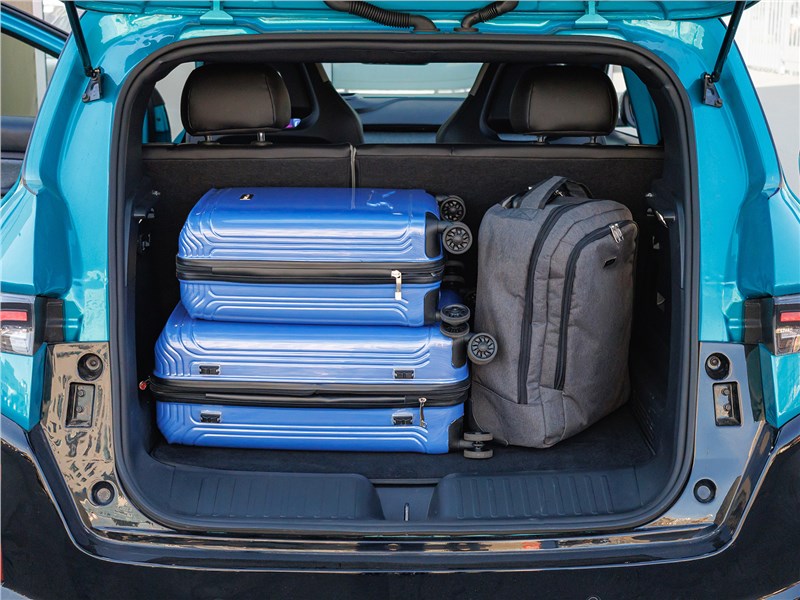 Атом 01 (2026) багажное отделение