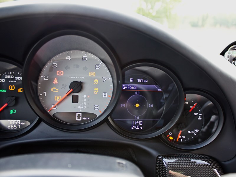 Porsche 911 Carrera 4S 2012 приборная панель
