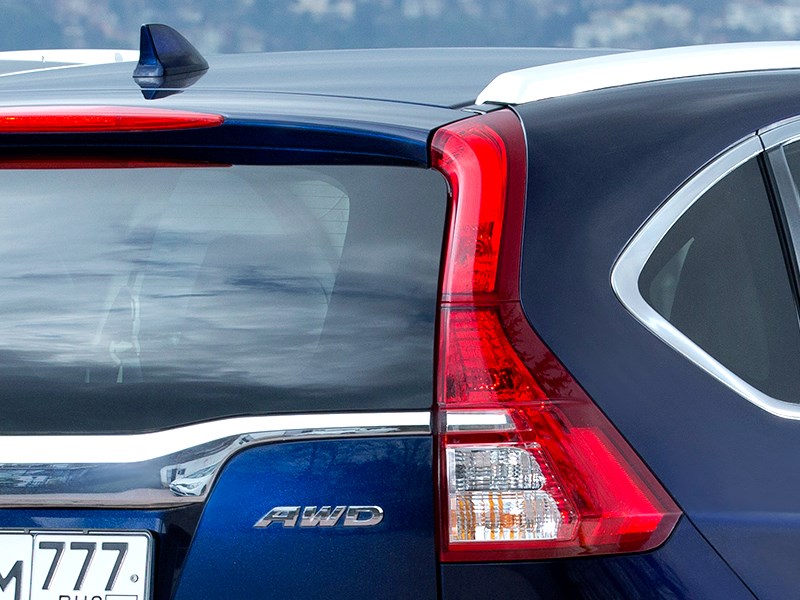 Honda CR-V 2015 задний фонарь