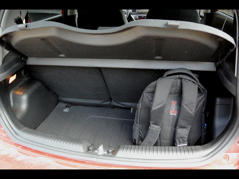 Kia Picanto 2015 багажное отделение
