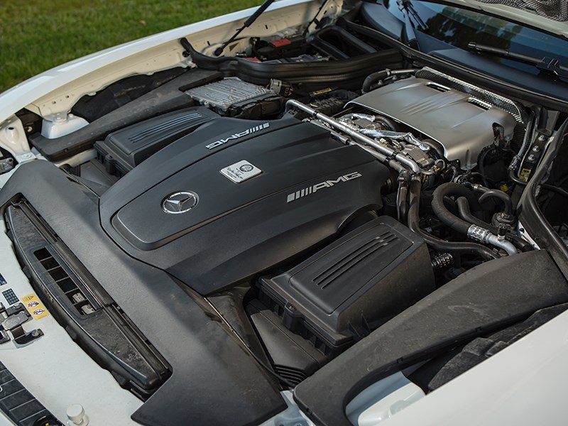 Mercedes-AMG GT S 2015 двигатель
