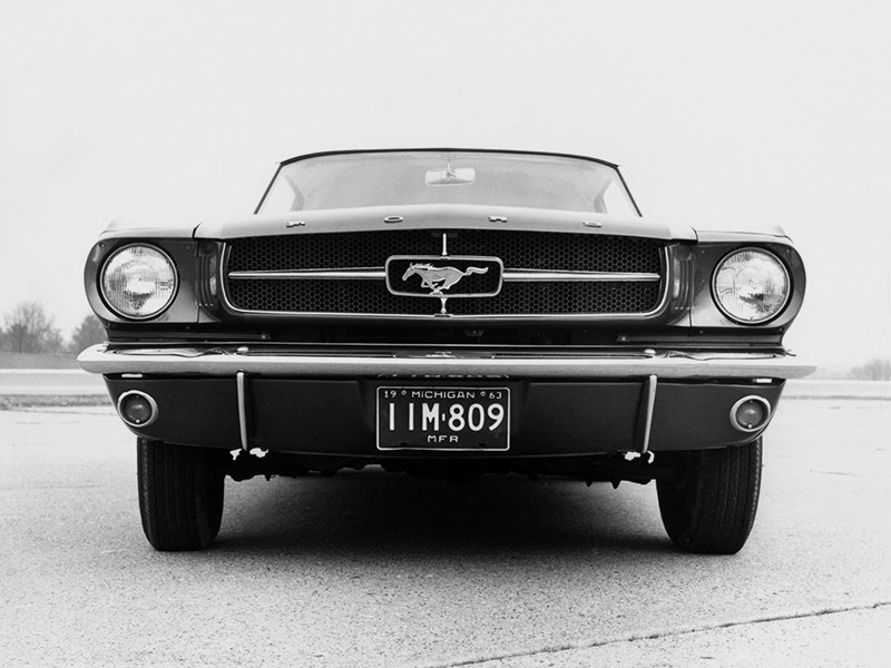 Один из первых серийных Ford Mustang уйдет с молотка