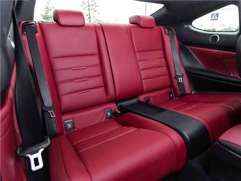 Lexus RC 2015 задний диван