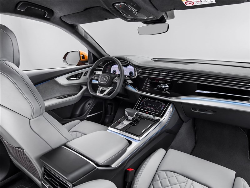 Audi Q8 2019 салон