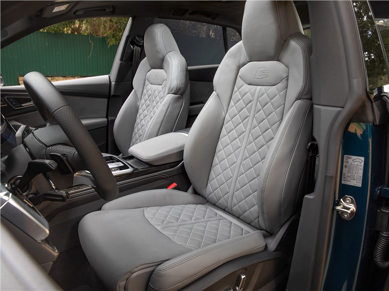 Audi Q8 2019 передние кресла