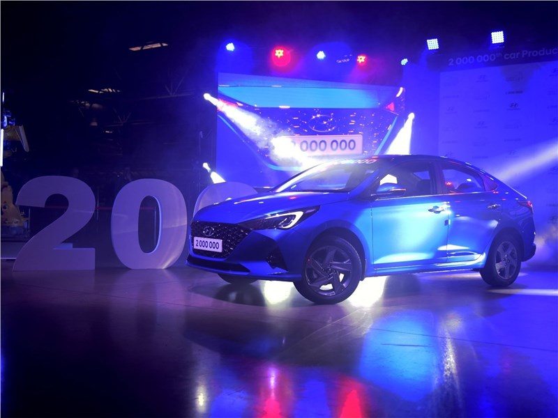 Hyundai Solaris 2020 вид сбоку