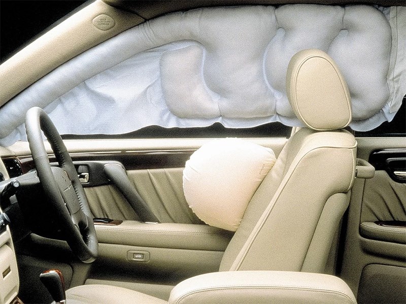 Какие бывают шторки безопасности в автомобиле?