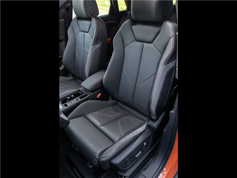 Audi Q3 2019 передние кресла