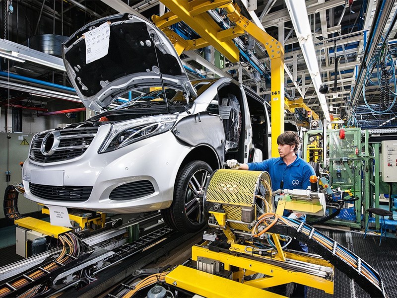 В Mercedes посчитали потенциальные убытки от национализации своих предприятий в России
