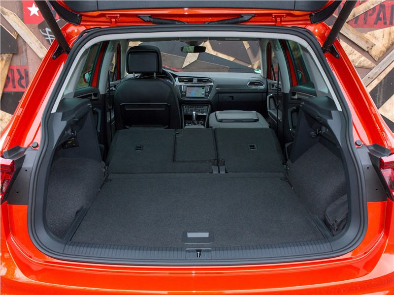 Volkswagen Tiguan 2017 багажное отделение