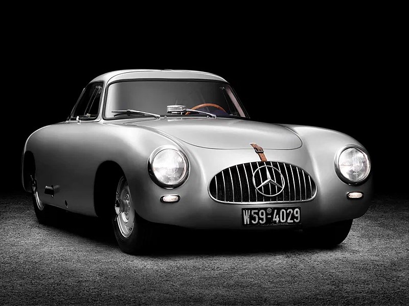 3 Августа 1952 года состоялся дебют Mercedes-Benz 300 SL 