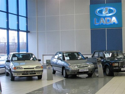 Продажи автомобилей производства «АвтоВАЗа» в сентябре упали больше, чем на 20%