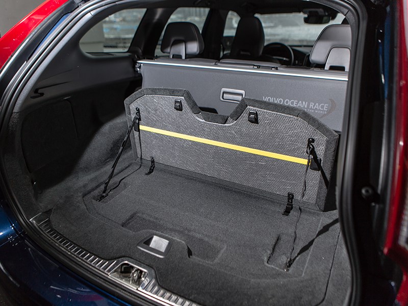 Volvo XC60 2014 багажное отделение