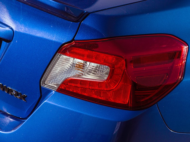 Subaru WRX 2015 задний фонарь