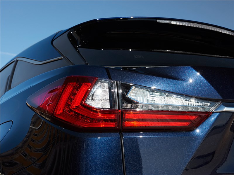 Lexus RX 2016 задний фонарь