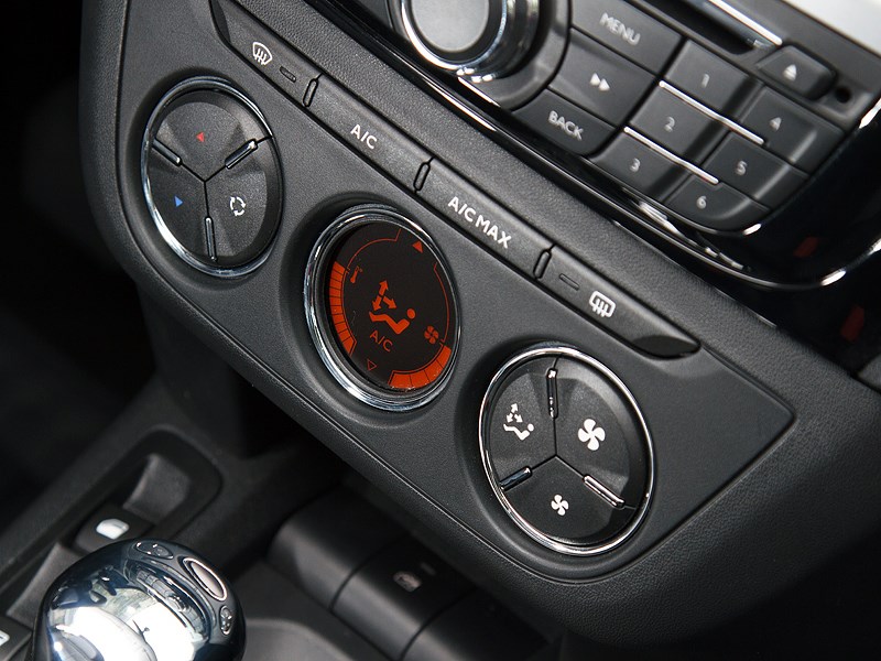 Peugeot 301 2013 управление климатом