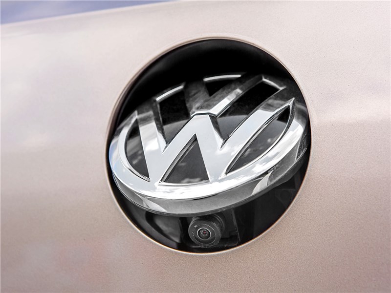 Volkswagen Passat Variant 2015 камера заднего вида 