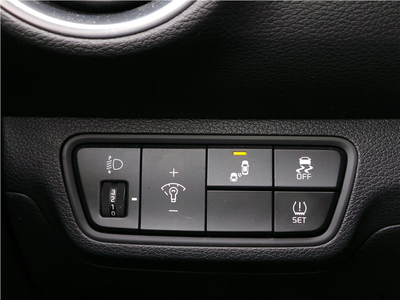Kia Cerato 2019 кнопки