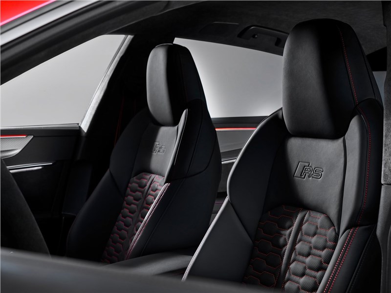 Audi RS7 Sportback 2020 передние кресла