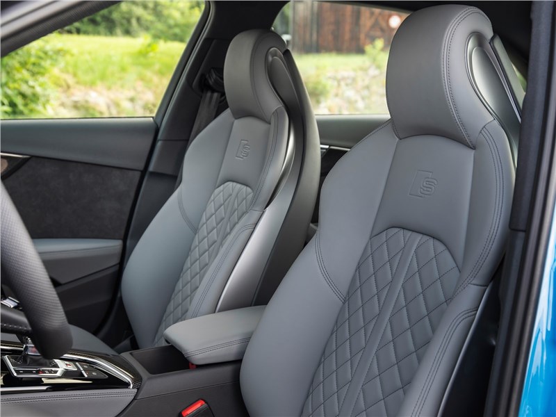 Audi S4 TDI 2020 кресла